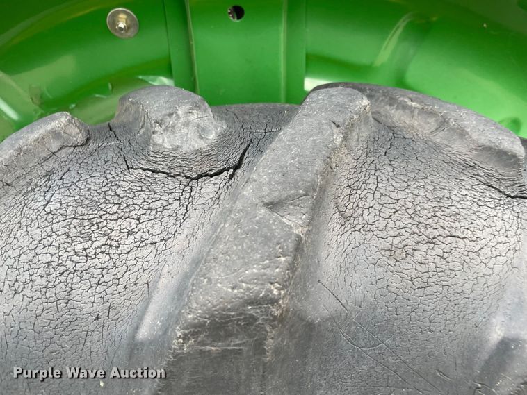 image for item KE9338 1979 John Deere 950  tractor