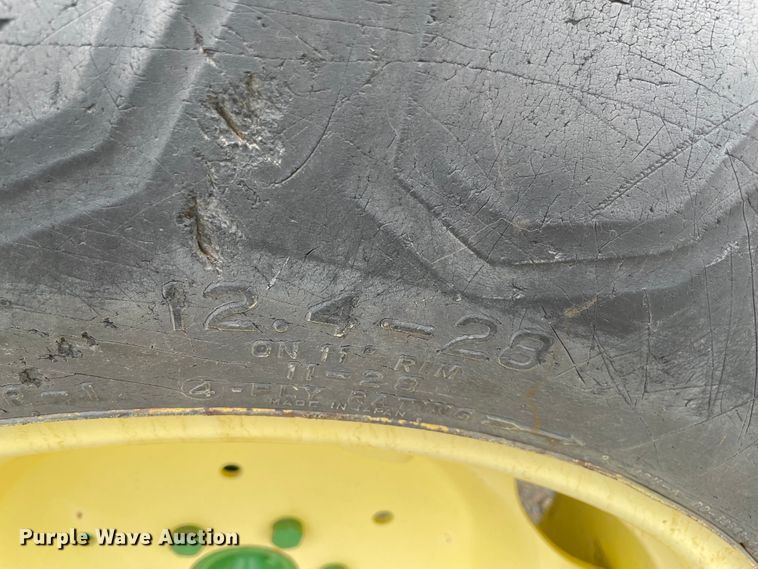 image for item KE9338 1979 John Deere 950  tractor