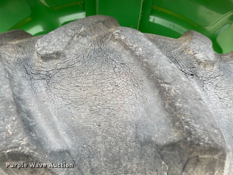 image for item KE9338 1979 John Deere 950  tractor