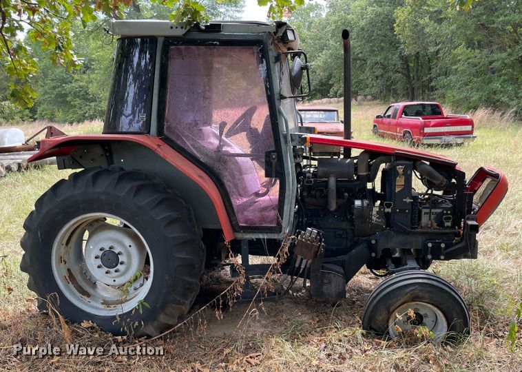 image for item KE9344 1999 Massey Ferguson 4233  tractor