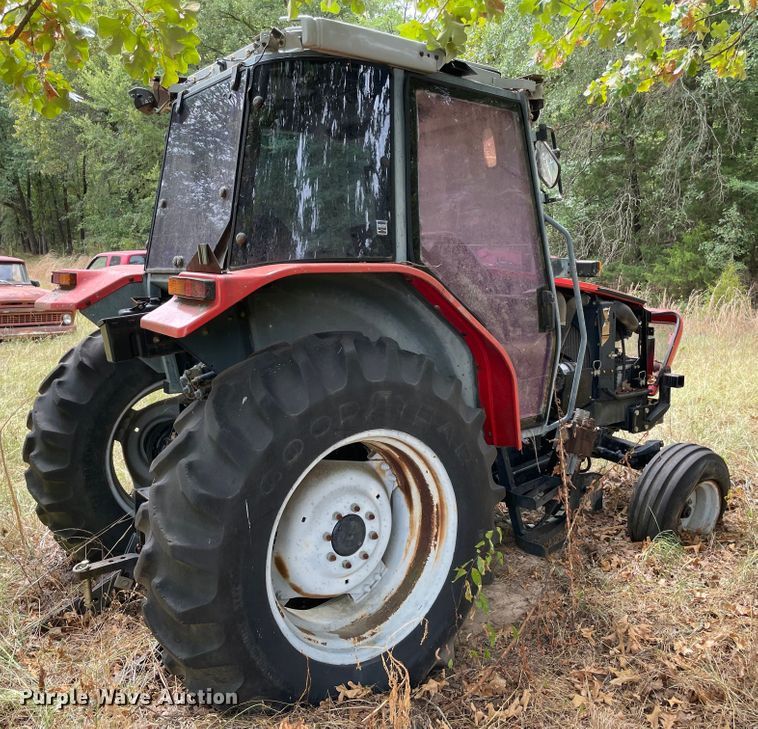 image for item KE9344 1999 Massey Ferguson 4233  tractor