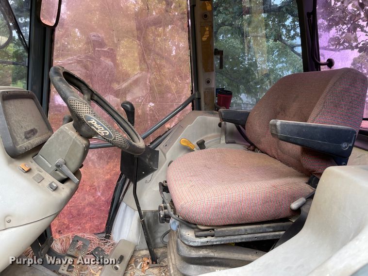 image for item KE9344 1999 Massey Ferguson 4233  tractor