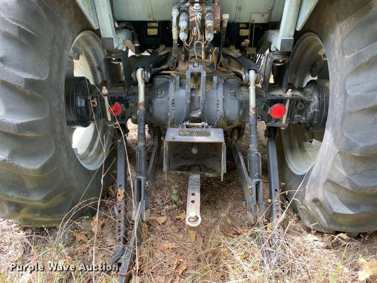 image for item KE9344 1999 Massey Ferguson 4233  tractor