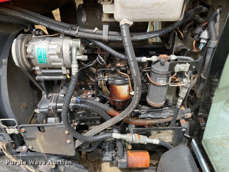 image for item KE9344 1999 Massey Ferguson 4233  tractor