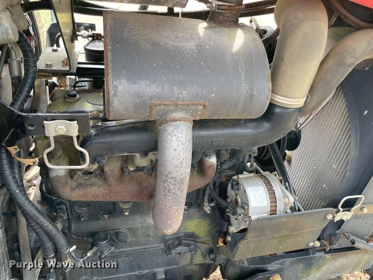 image for item KE9344 1999 Massey Ferguson 4233  tractor