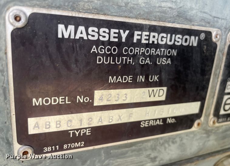 image for item KE9344 1999 Massey Ferguson 4233  tractor