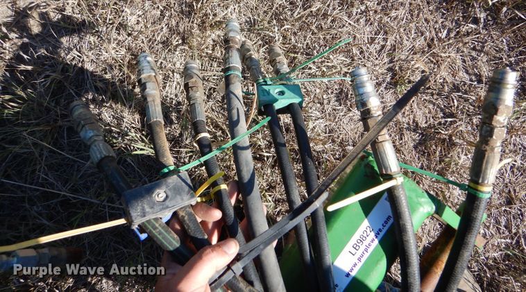 image for item LB9822 2004 John Deere 1770 MaxEmerge Plus  no-till planter