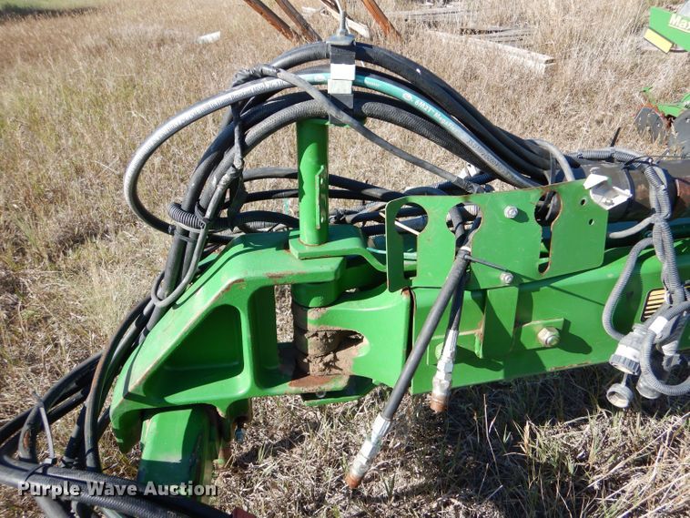 image for item LB9822 2004 John Deere 1770 MaxEmerge Plus  no-till planter