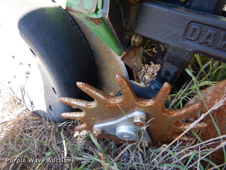 image for item LB9822 2004 John Deere 1770 MaxEmerge Plus  no-till planter