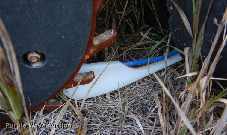 image for item LB9822 2004 John Deere 1770 MaxEmerge Plus  no-till planter