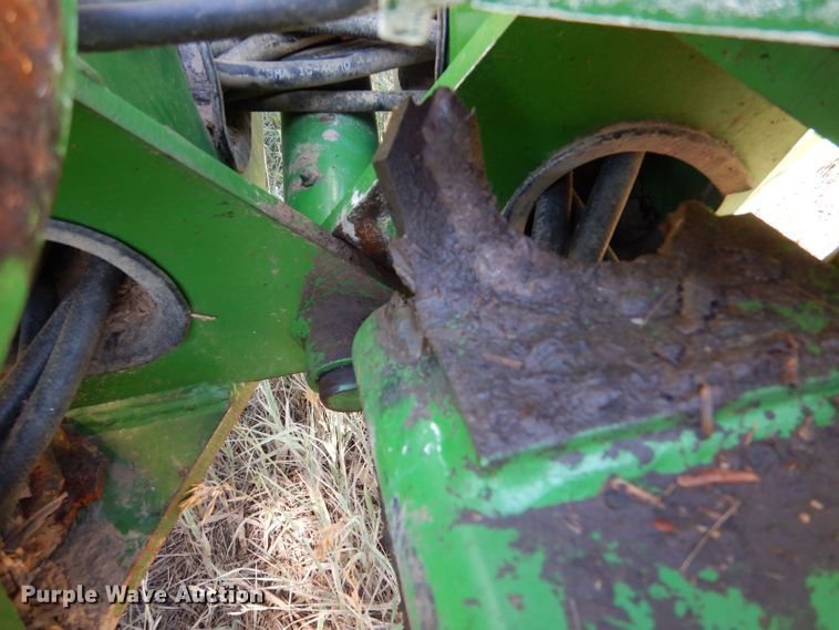 image for item LB9822 2004 John Deere 1770 MaxEmerge Plus  no-till planter