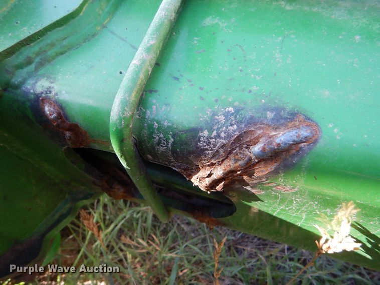 image for item LB9822 2004 John Deere 1770 MaxEmerge Plus  no-till planter