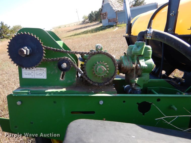 image for item LB9822 2004 John Deere 1770 MaxEmerge Plus  no-till planter