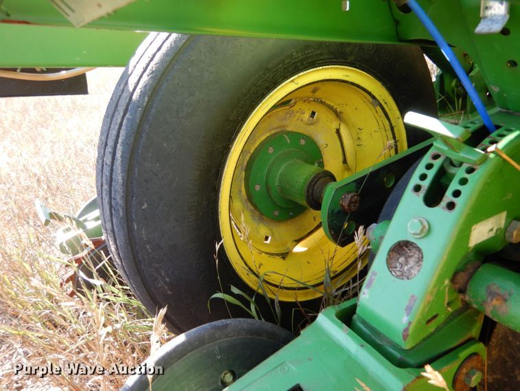 image for item LB9822 2004 John Deere 1770 MaxEmerge Plus  no-till planter