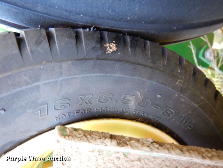 image for item LB9822 2004 John Deere 1770 MaxEmerge Plus  no-till planter