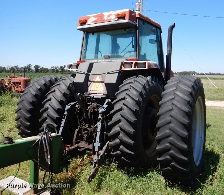 image for item LB9833 1989 Case IH Magnum 7140  MFWD tractor