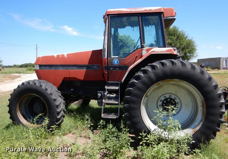 image for item LB9833 1989 Case IH Magnum 7140  MFWD tractor