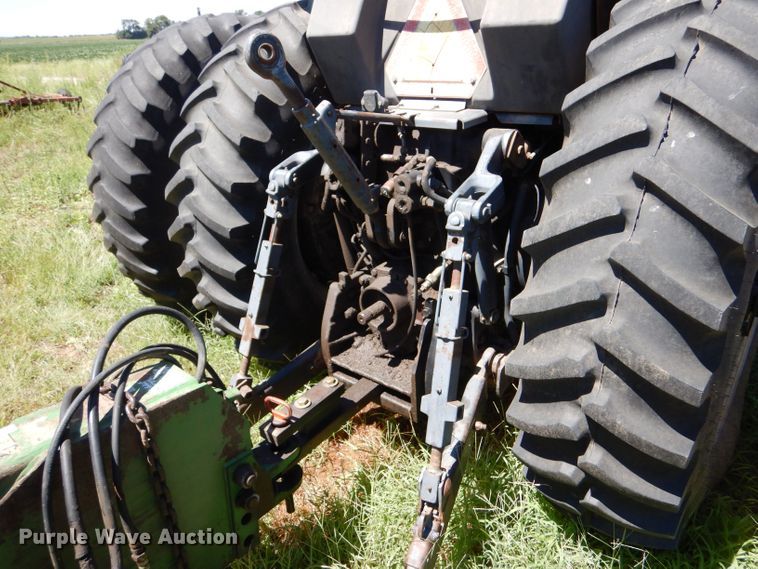 image for item LB9833 1989 Case IH Magnum 7140  MFWD tractor