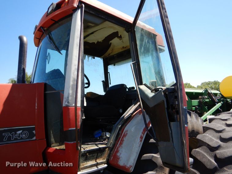 image for item LB9833 1989 Case IH Magnum 7140  MFWD tractor