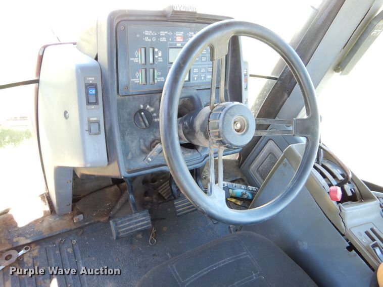 image for item LB9833 1989 Case IH Magnum 7140  MFWD tractor