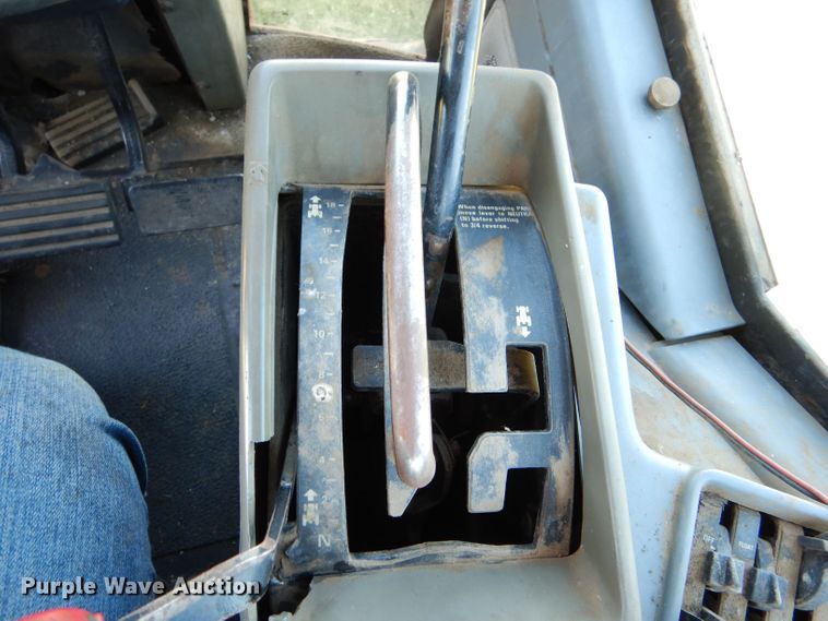 image for item LB9833 1989 Case IH Magnum 7140  MFWD tractor