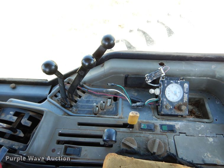 image for item LB9833 1989 Case IH Magnum 7140  MFWD tractor