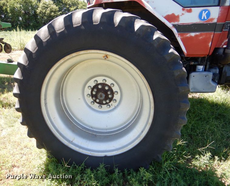 image for item LB9833 1989 Case IH Magnum 7140  MFWD tractor