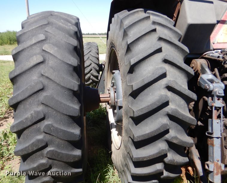 image for item LB9833 1989 Case IH Magnum 7140  MFWD tractor