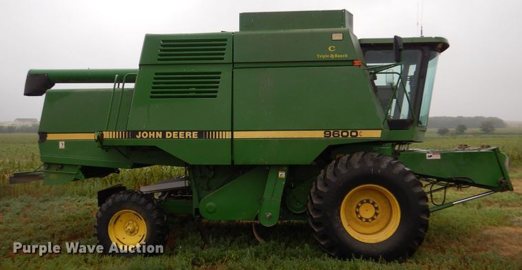 image for item LB9848 John Deere 9600  combine
