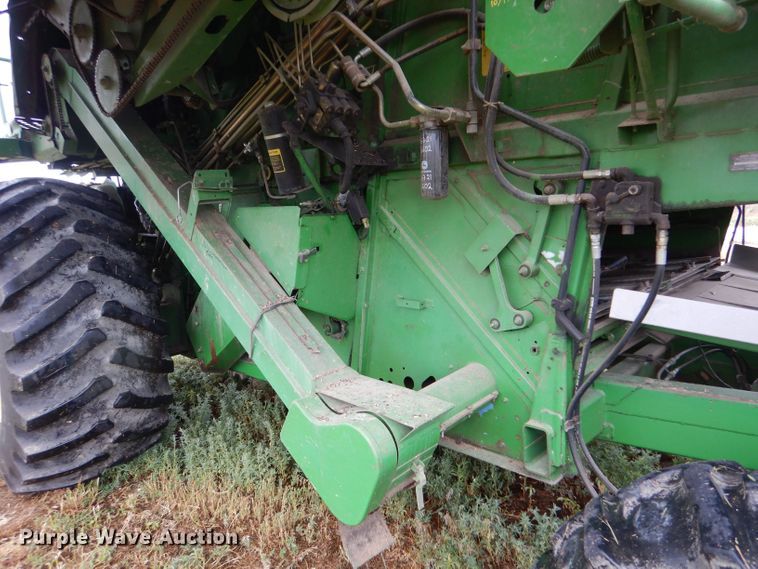 image for item LB9848 John Deere 9600  combine