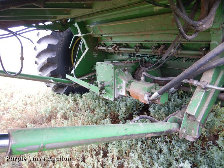 image for item LB9848 John Deere 9600  combine