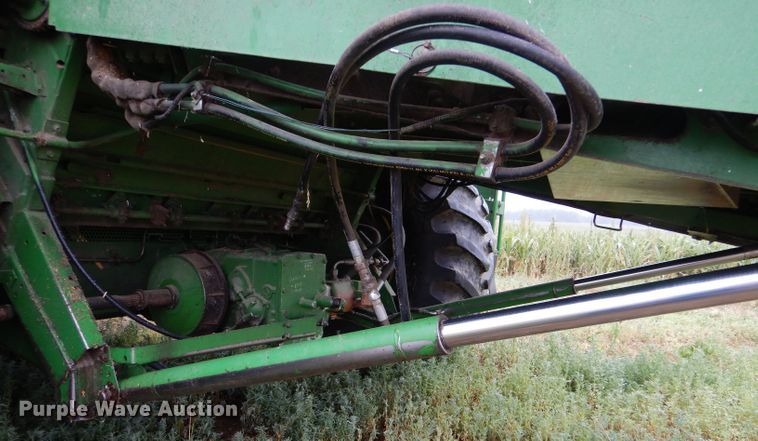 image for item LB9848 John Deere 9600  combine