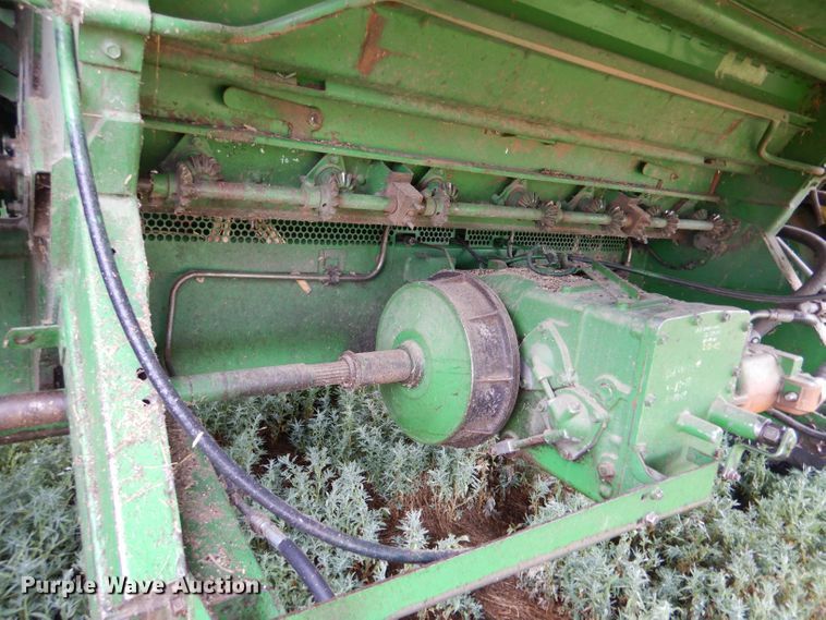 image for item LB9848 John Deere 9600  combine