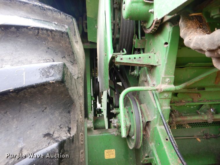 image for item LB9848 John Deere 9600  combine