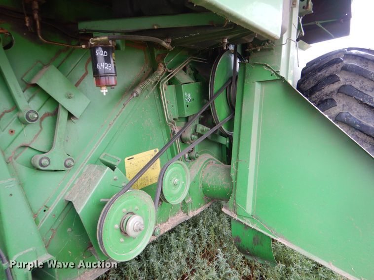 image for item LB9848 John Deere 9600  combine