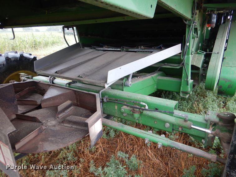 image for item LB9848 John Deere 9600  combine