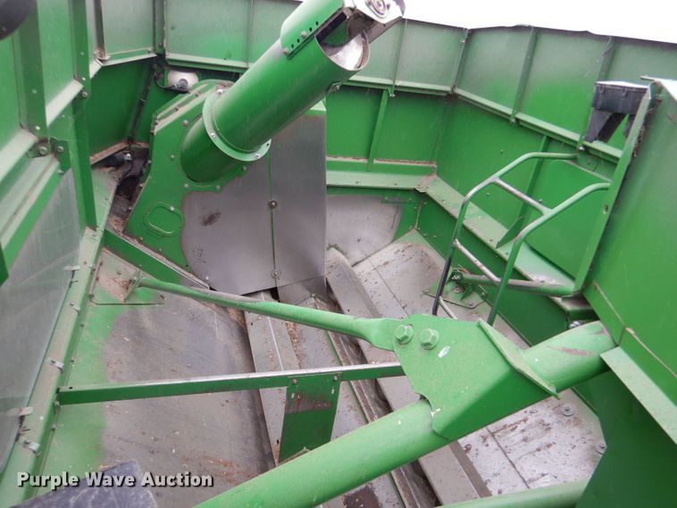 image for item LB9848 John Deere 9600  combine