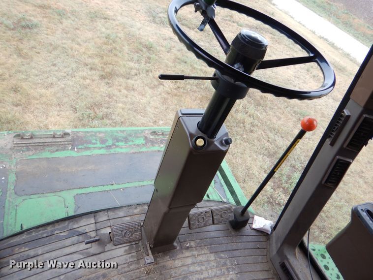 image for item LB9848 John Deere 9600  combine