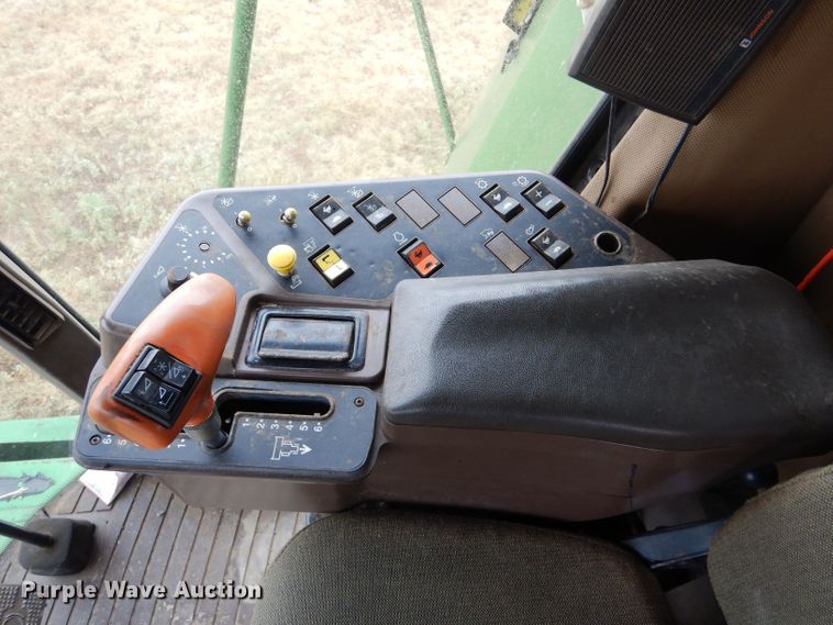 image for item LB9848 John Deere 9600  combine