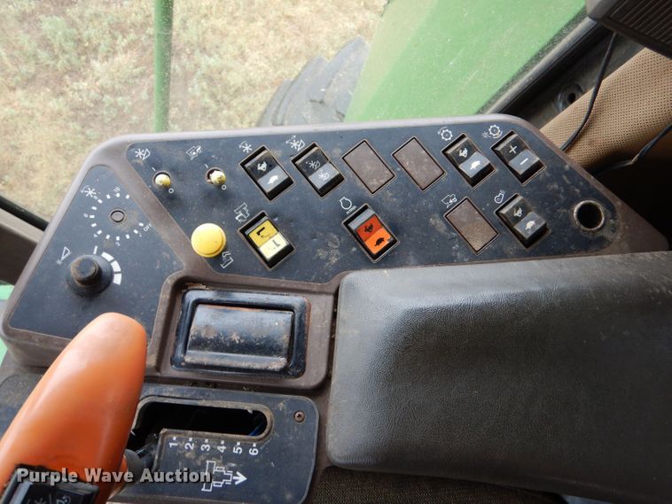 image for item LB9848 John Deere 9600  combine