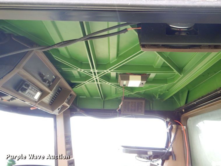 image for item LB9848 John Deere 9600  combine