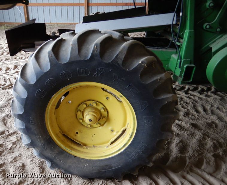 image for item LB9848 John Deere 9600  combine
