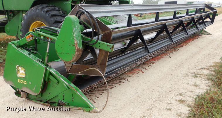 image for item LB9849 John Deere 930  rigid head