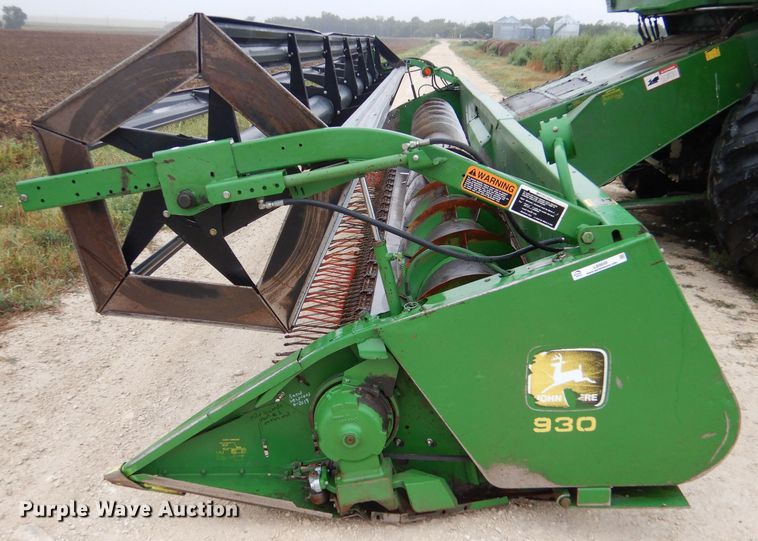 image for item LB9849 John Deere 930  rigid head