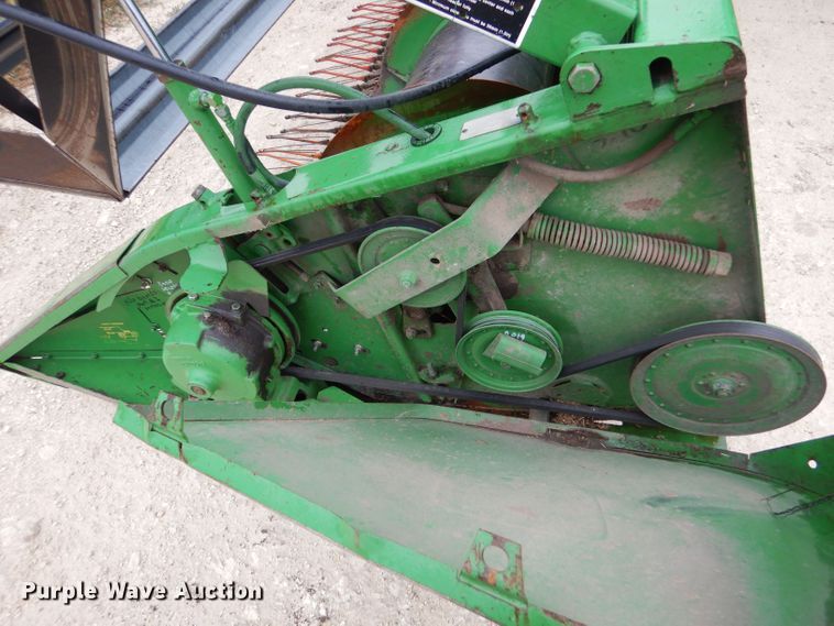 image for item LB9849 John Deere 930  rigid head