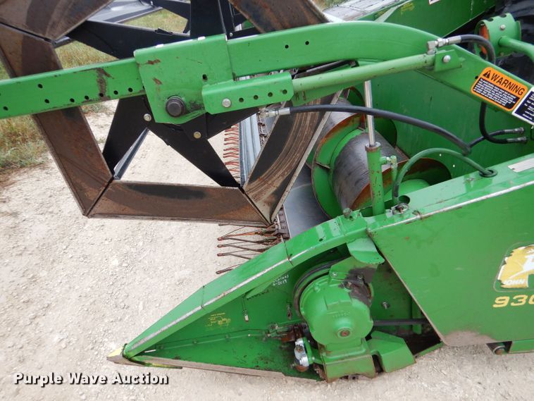 image for item LB9849 John Deere 930  rigid head