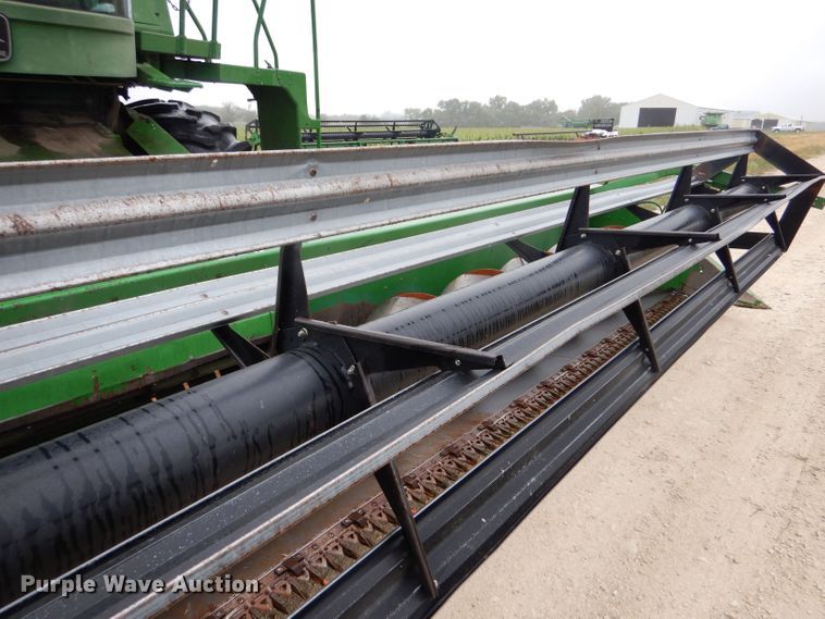 image for item LB9849 John Deere 930  rigid head