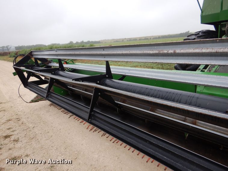 image for item LB9849 John Deere 930  rigid head