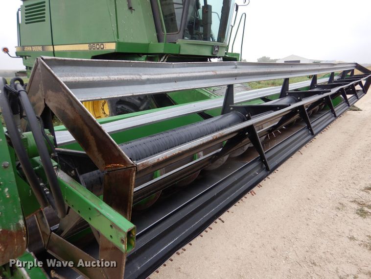 image for item LB9849 John Deere 930  rigid head