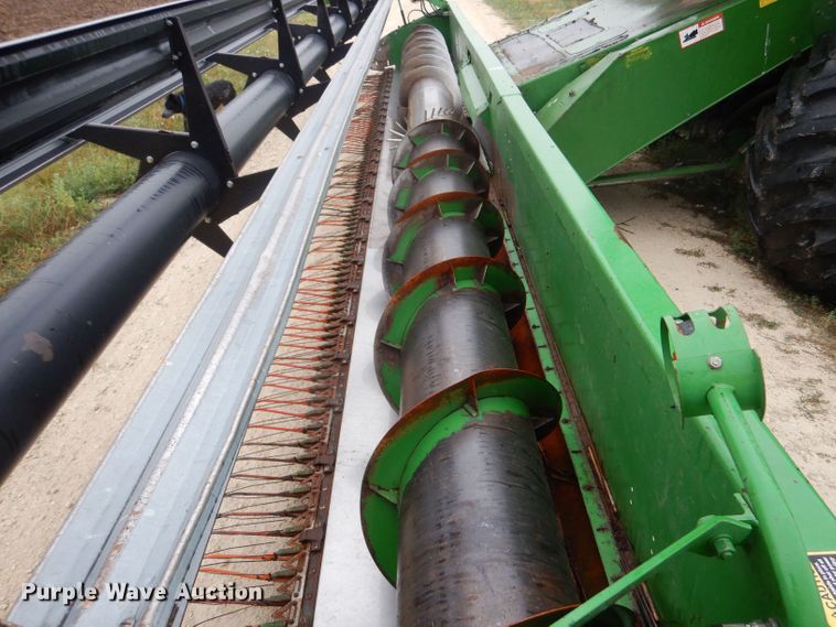 image for item LB9849 John Deere 930  rigid head